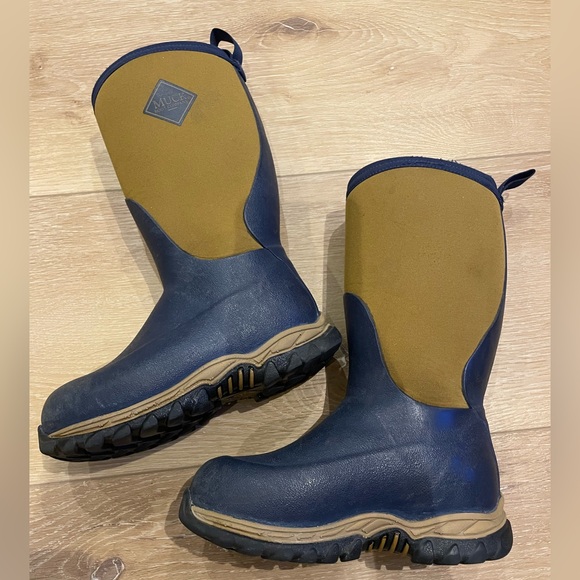 Kid’s Rugged II Muckboot. Winterboot/Waterproof. Size 12. - Picture 5 of 13